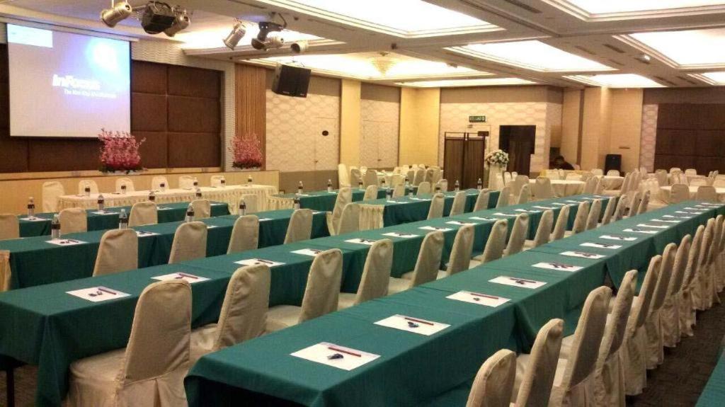The Landmark Hotel Batu Pahat Bagian luar foto