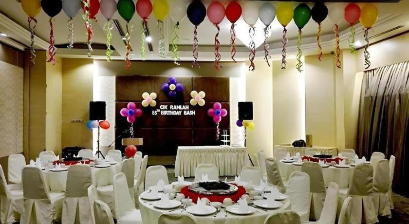 The Landmark Hotel Batu Pahat Bagian luar foto